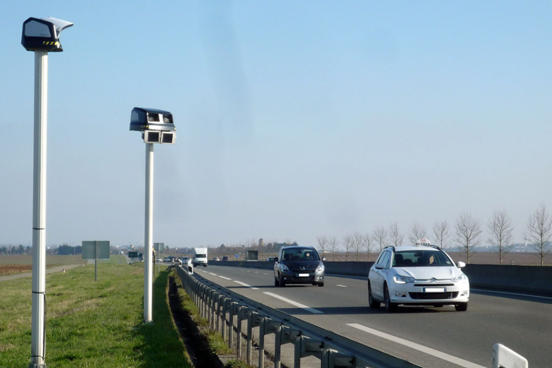 Radar tronçon : fonctionnement, efficacité et impact sur la sécurité routière
