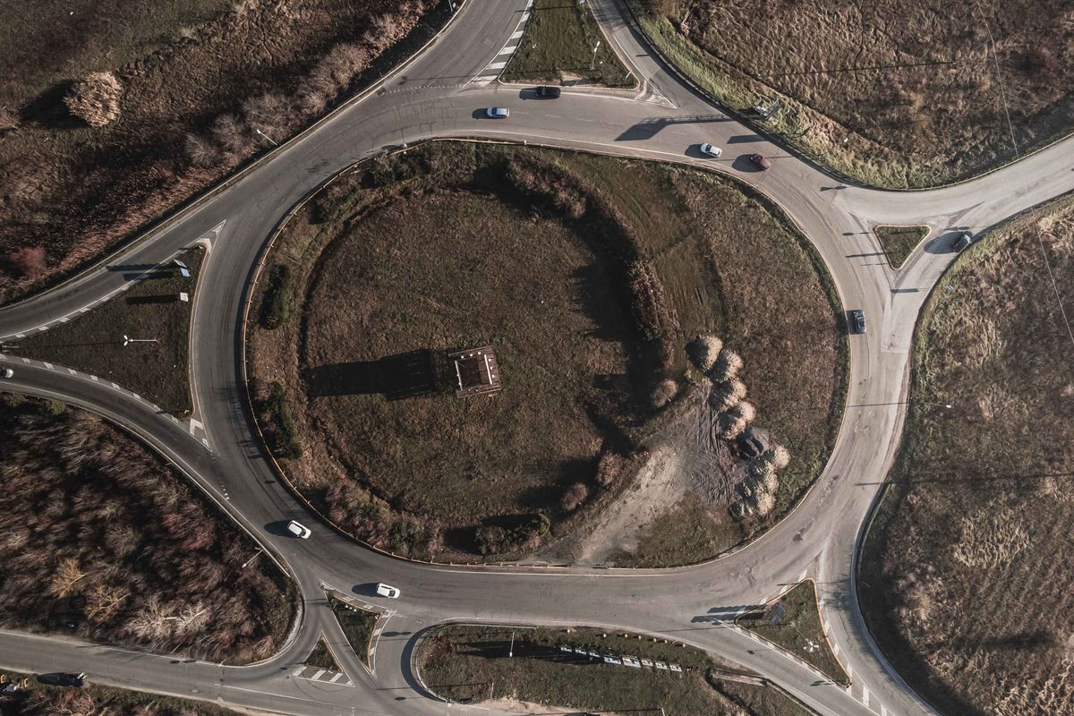 Prendre un rond-point : conseils, règles et bonnes pratiques