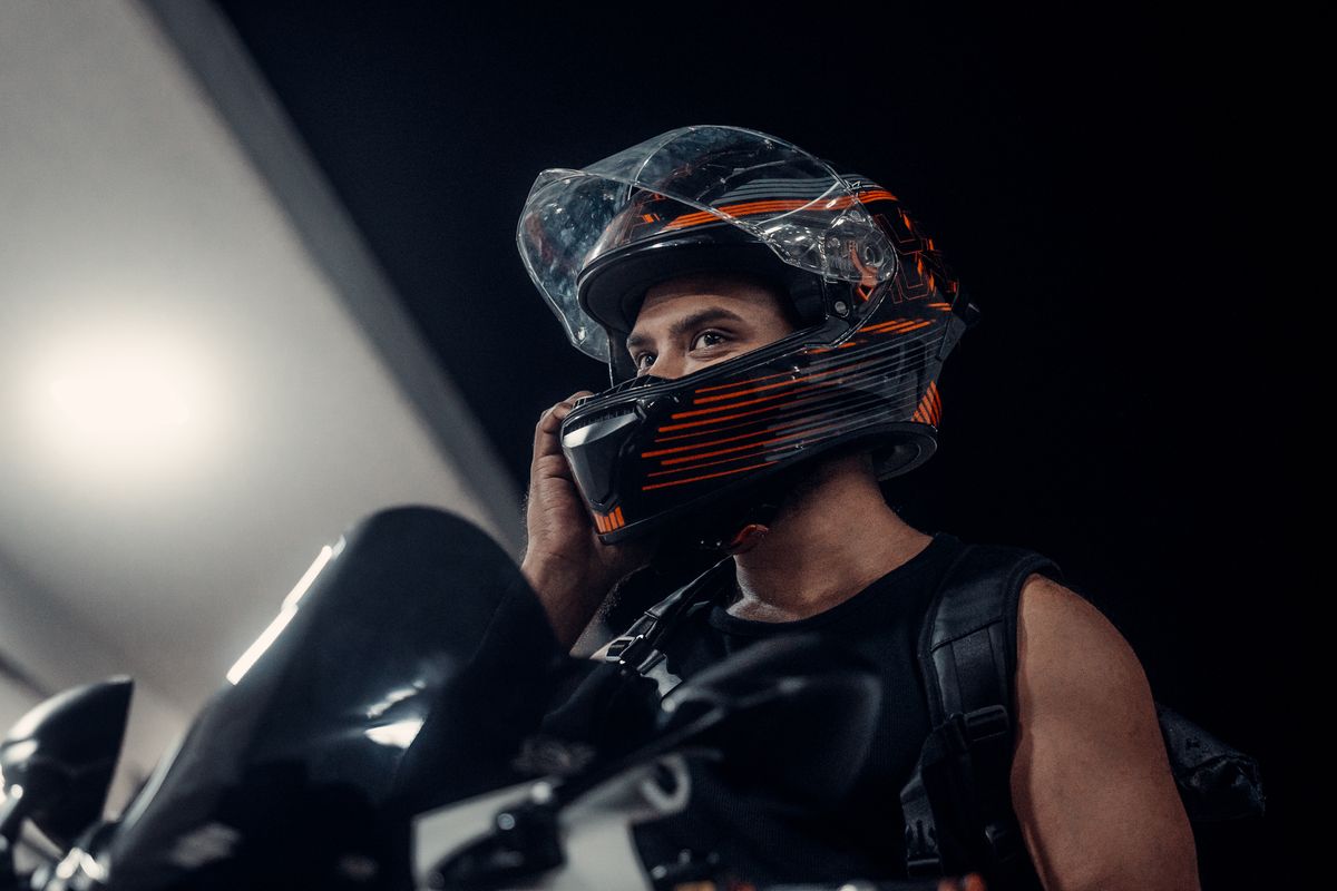 Assurance moto : tarifs 2026, formules et comment économiser - Ce que dit la loi : l’assurance moto est-elle vraiment obligatoire ?