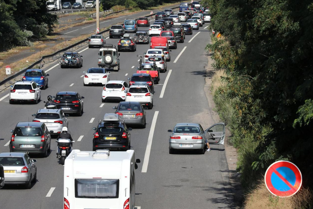 Bande d’arrêt d’urgence : amende, règles et exceptions