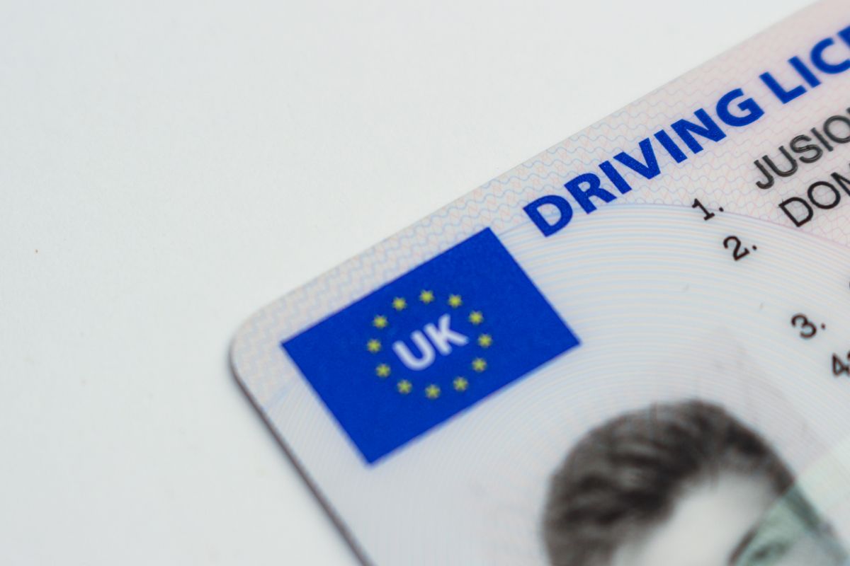 Permis blanc : existe-t-il encore en 2026 ? - 1. Permis blanc : définition et disparition du dispositif